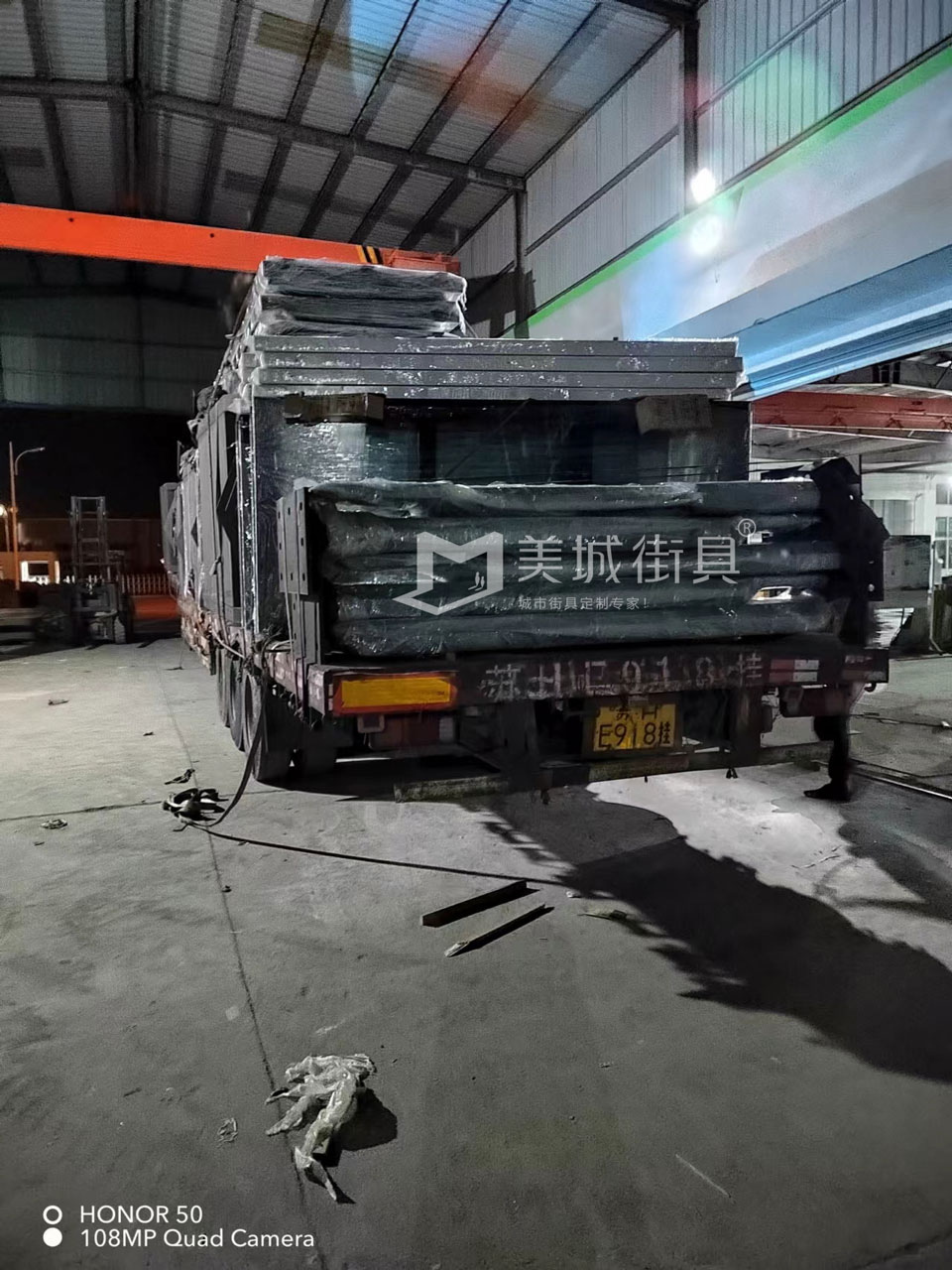 2022.10.18美城街具供應臺州第三、四車候車亭發(fā)貨記錄